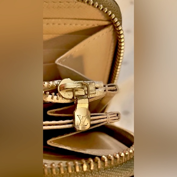 Pre-owned AUTHENTIC LOUIS VUITTON Khaki & Green Monogram Giant Zippy Wallet 😍 - Picture 8 of 14